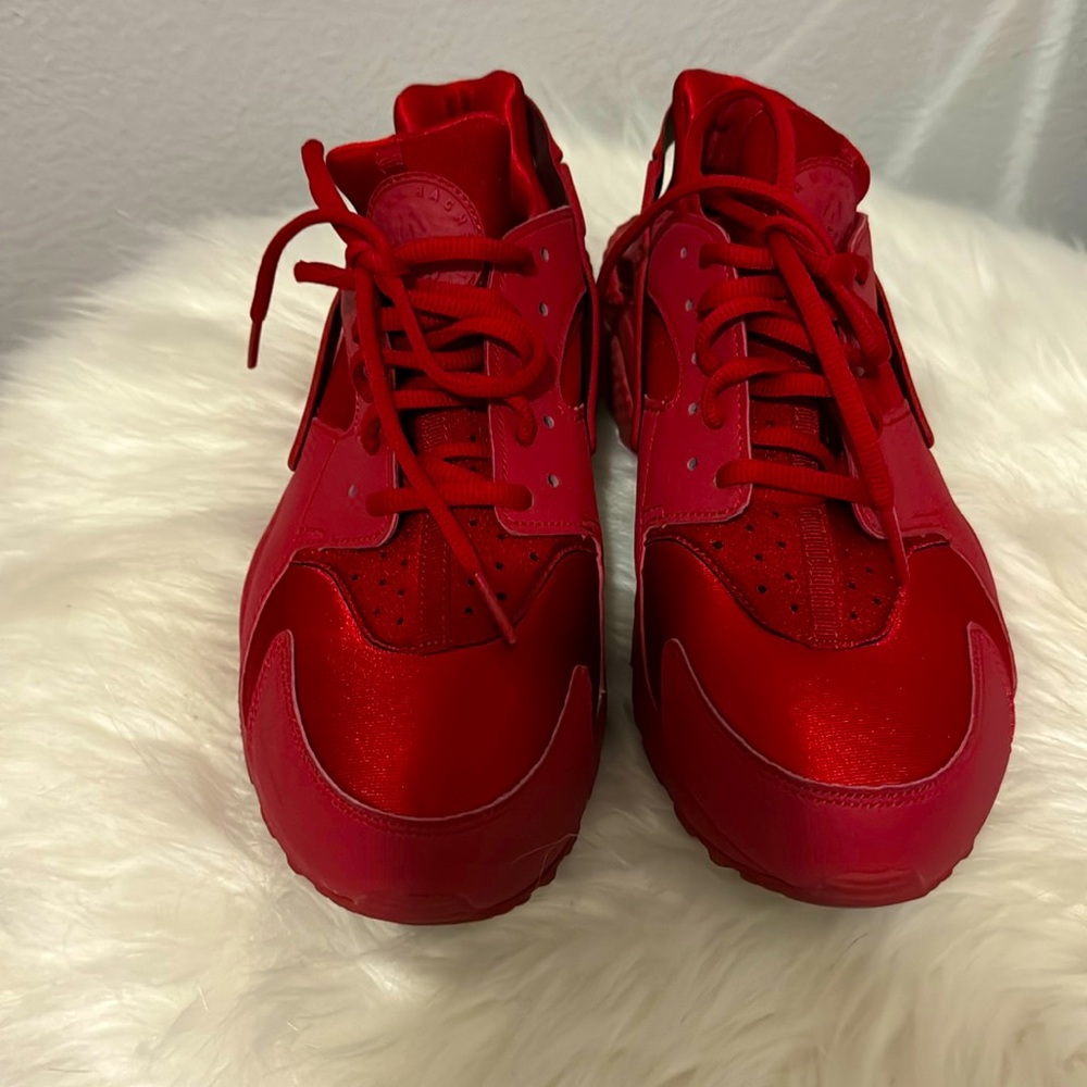 Nike Huarache red